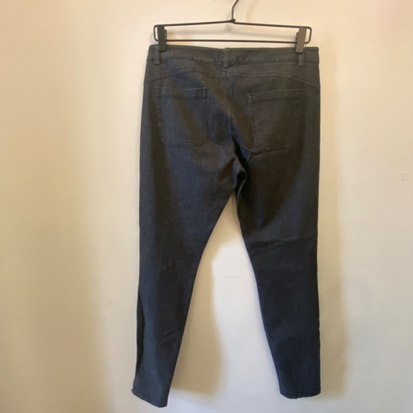 Vince Flat front, high zip ankle jeans in charcoal - Picture 4 of 4